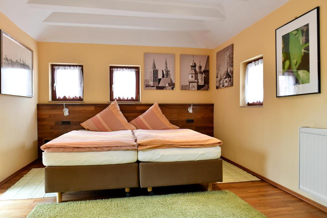 Landhotel Schwarzes Ross Steinsfeld Quarto foto
