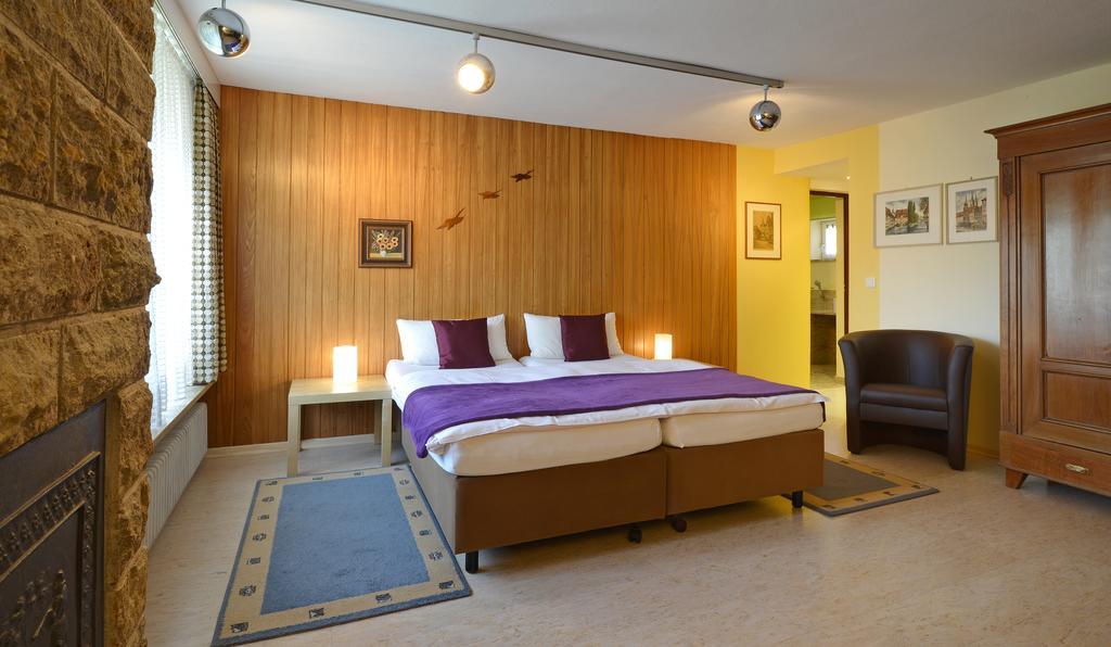 Landhotel Schwarzes Ross Steinsfeld Quarto foto